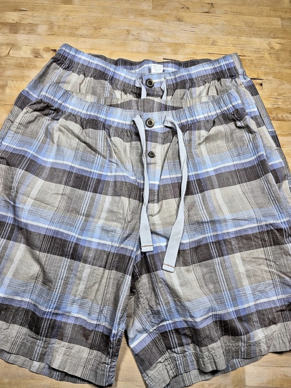 (Set Of Two) - Cremieux Plaid Cotton Shorts in Gray & Blue Size Large Like New